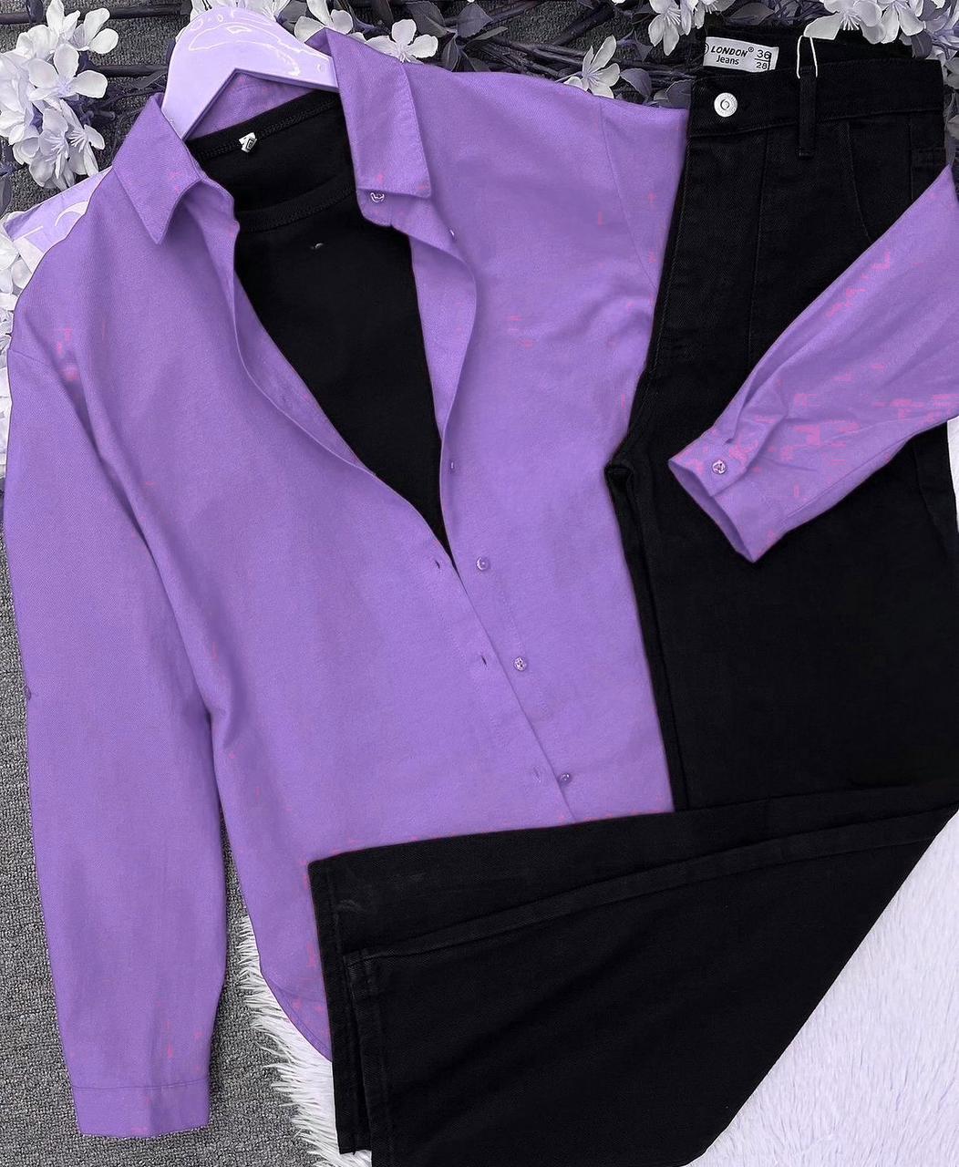 purple or lilac Button down shirt with white or black wideleg jeans with inner