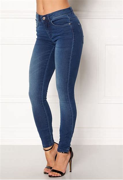 Dark Washed Skinny Jeans